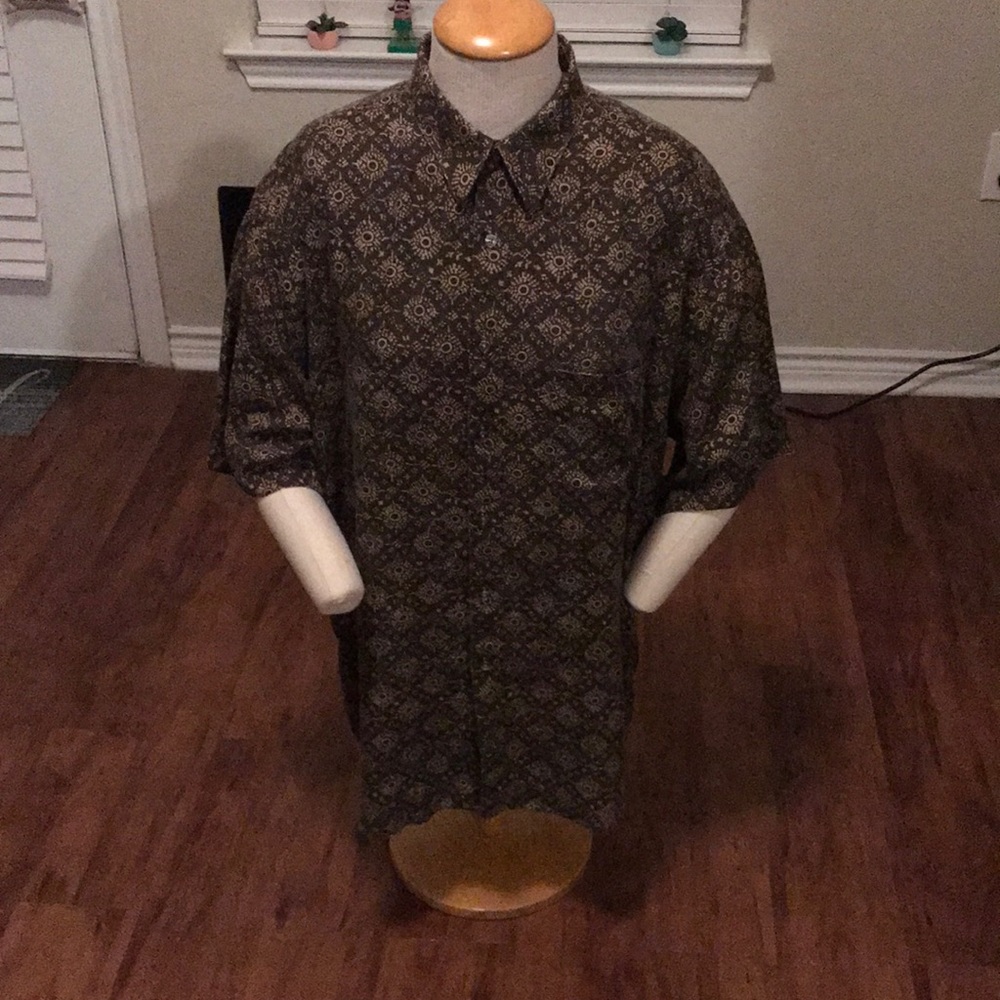 Perry Ellis brand 100% Rayon so soft!! 😎⚜️